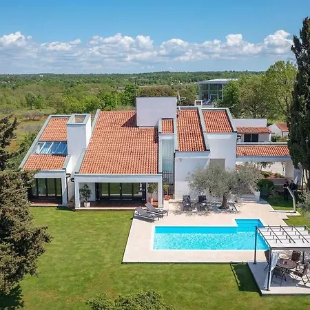 Bella Ana